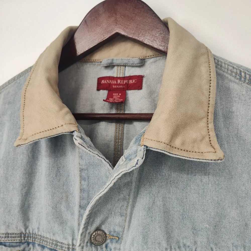 Vintage Banana Republic Men's Denim Jacket with Beige Leather Collar Size Medium